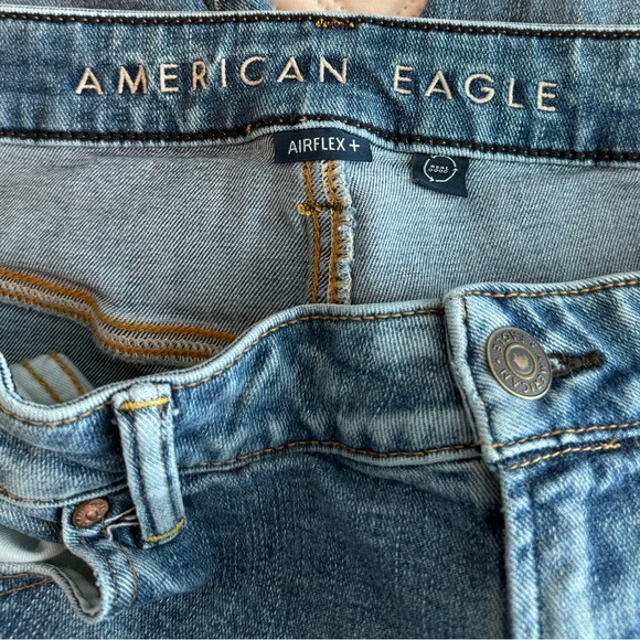 American Eagle Outfitters Sky Blue Relaxed Jeans - Picture 3 of 4